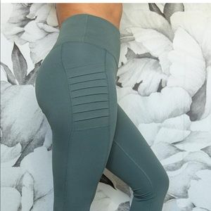 LAST SMALL ✨Green Leggings